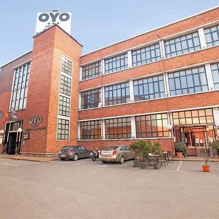 Oyo Hotel Parque Empresarial Aviles Bagian luar foto