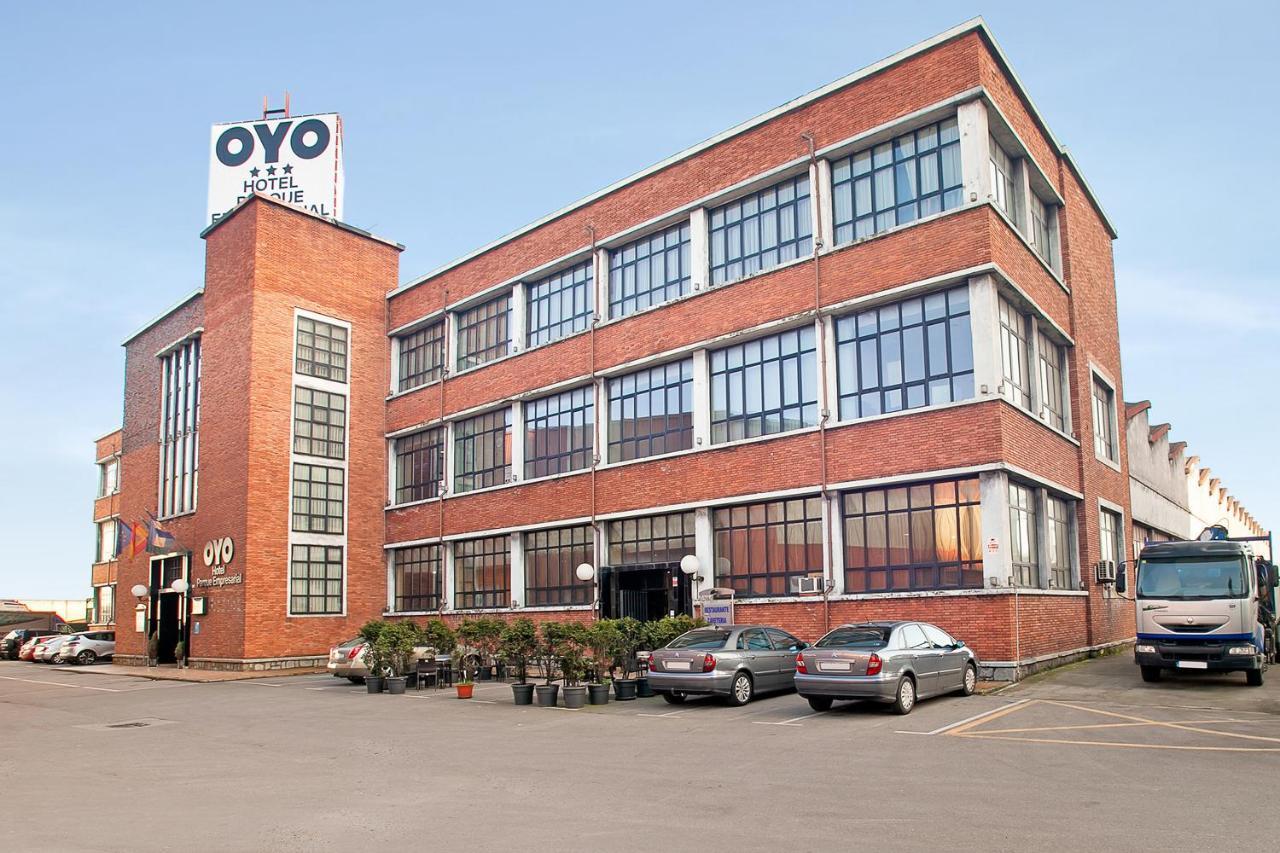 Oyo Hotel Parque Empresarial Aviles Bagian luar foto
