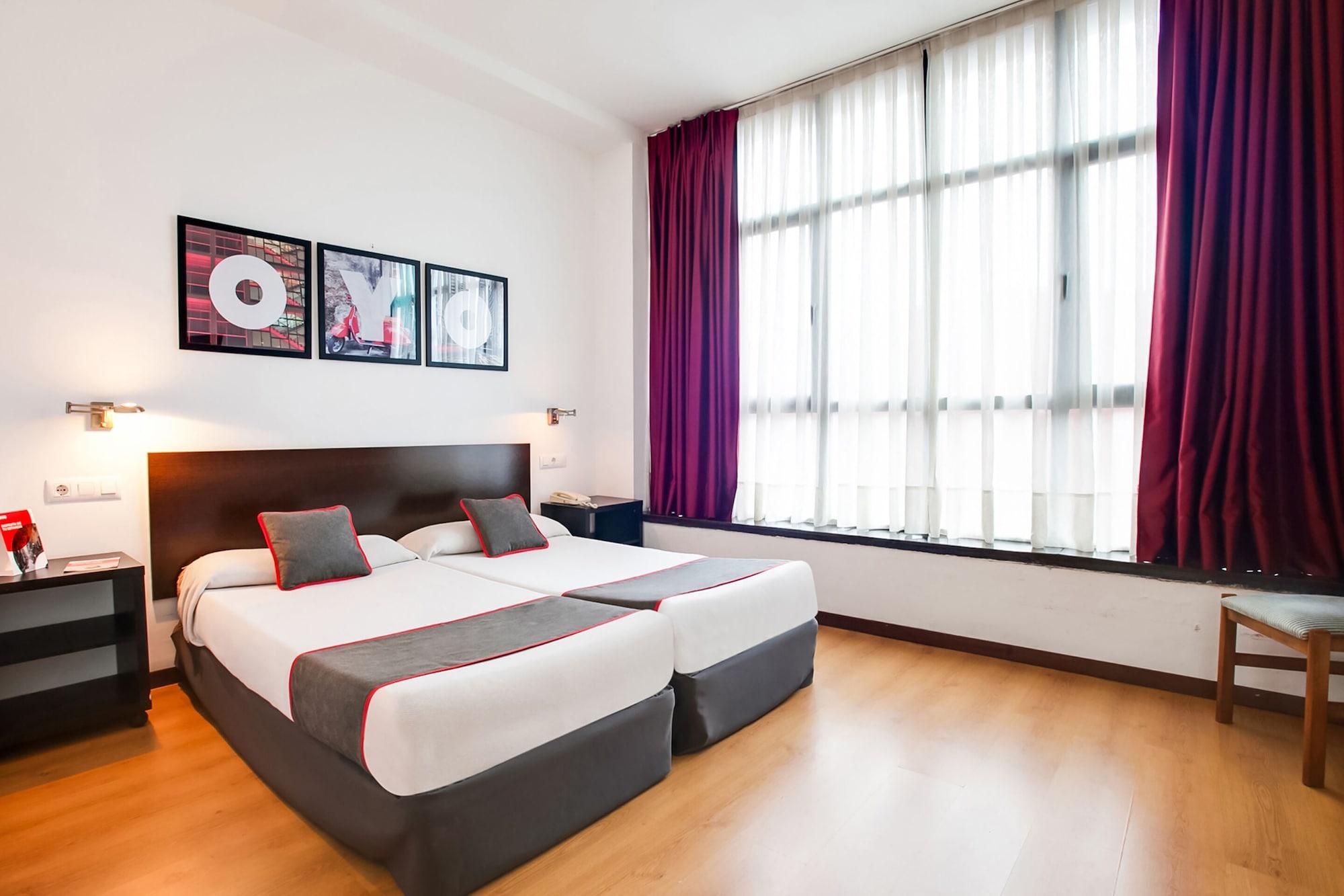 Oyo Hotel Parque Empresarial Aviles Bagian luar foto