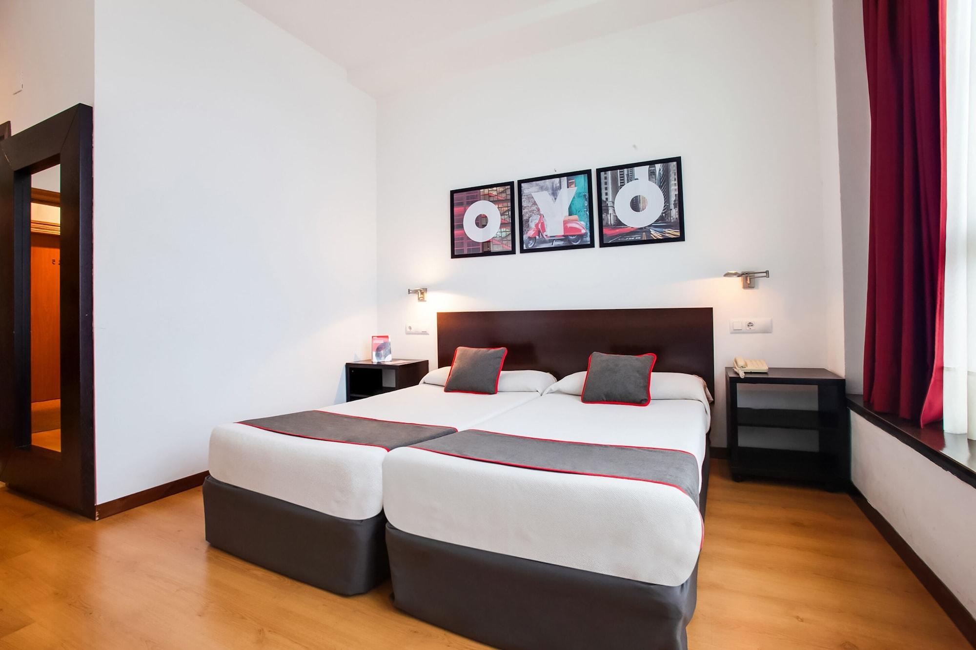 Oyo Hotel Parque Empresarial Aviles Bagian luar foto