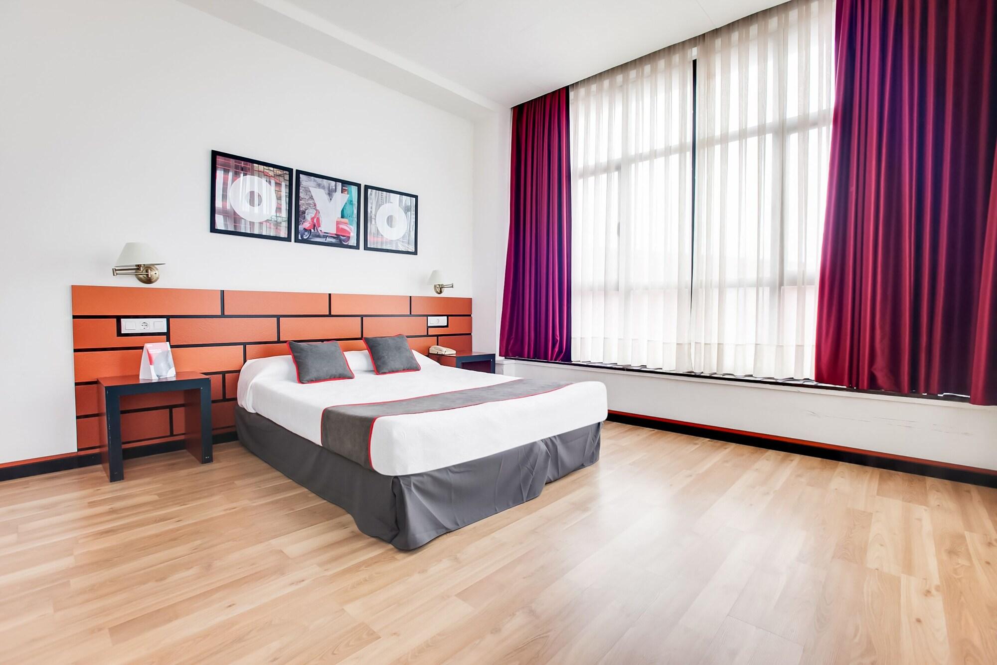 Oyo Hotel Parque Empresarial Aviles Bagian luar foto