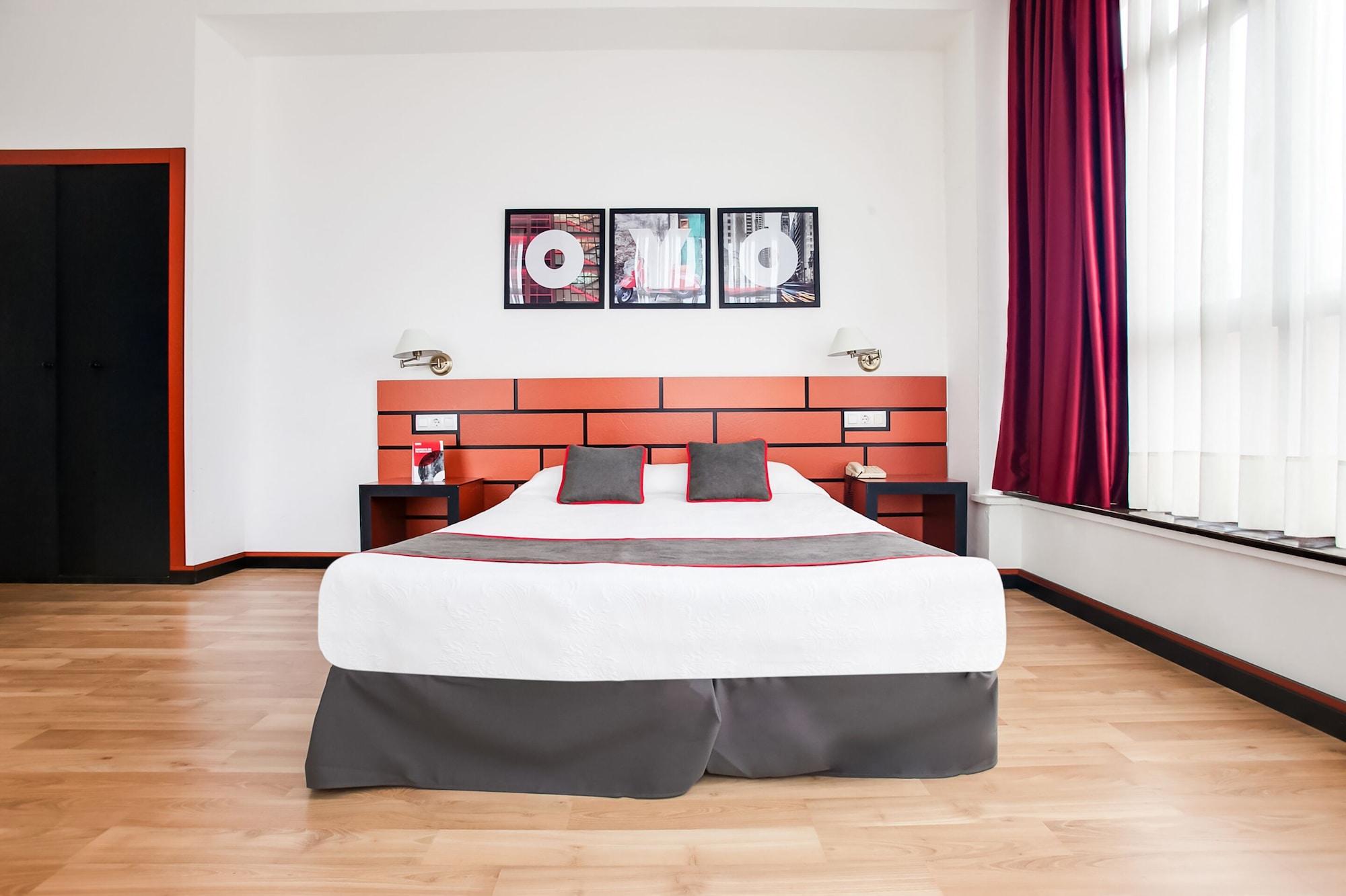 Oyo Hotel Parque Empresarial Aviles Bagian luar foto