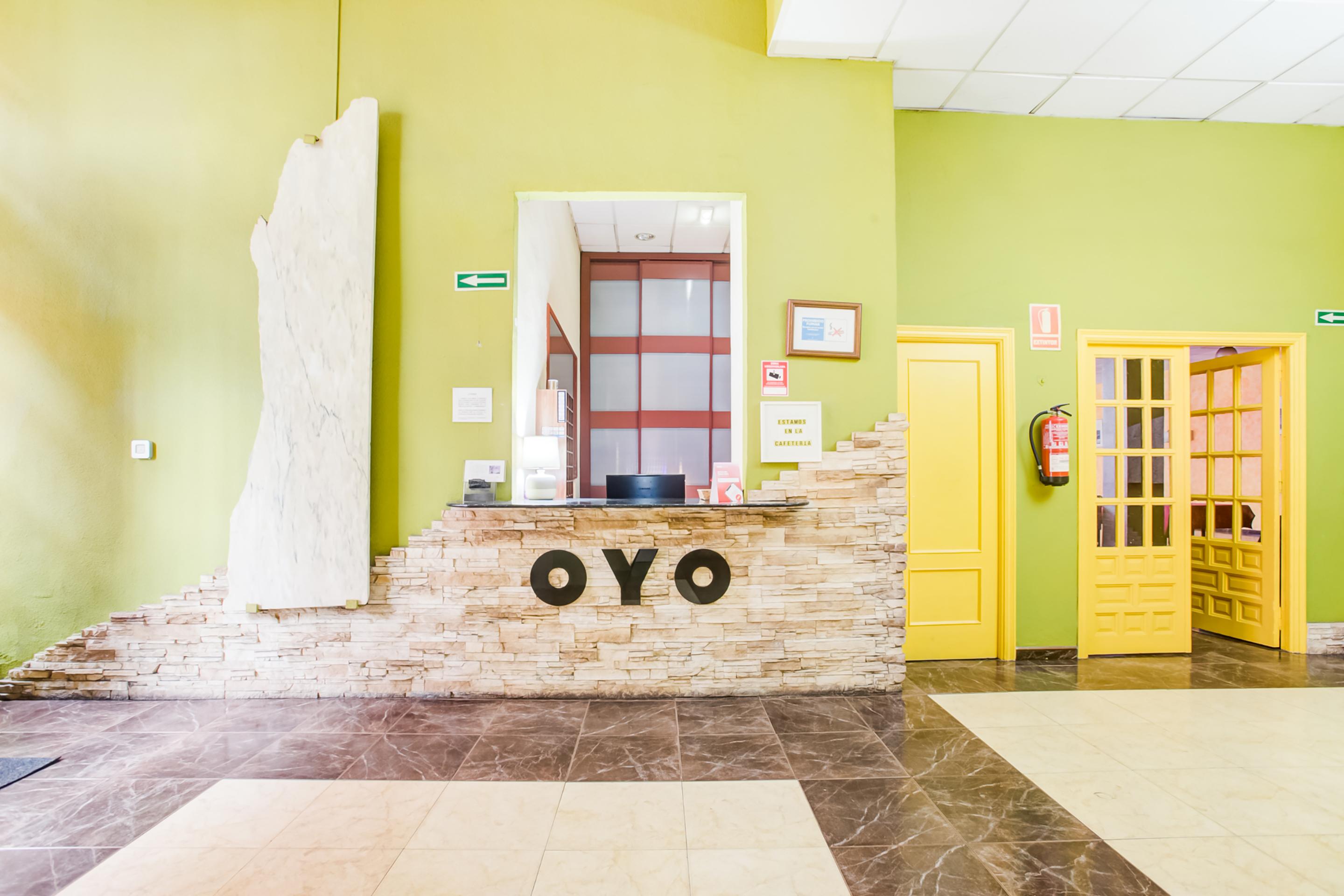 Oyo Hotel Parque Empresarial Aviles Bagian luar foto