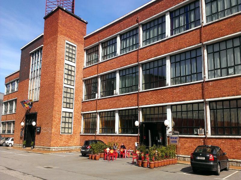 Oyo Hotel Parque Empresarial Aviles Bagian luar foto