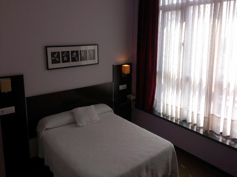 Oyo Hotel Parque Empresarial Aviles Bagian luar foto