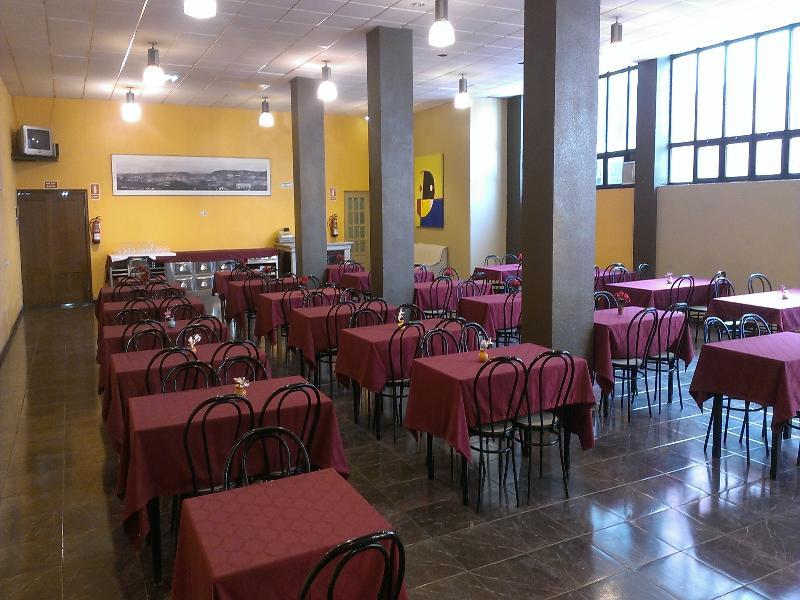 Oyo Hotel Parque Empresarial Aviles Bagian luar foto